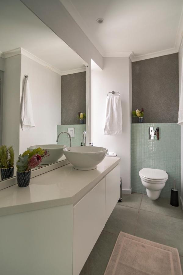 Ocean12 Guesthouse Sunset Beach Cape Town Eksteriør bilde