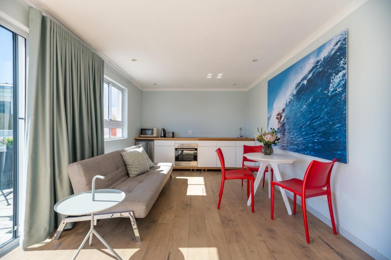 Ocean12 Guesthouse Sunset Beach Cape Town Eksteriør bilde