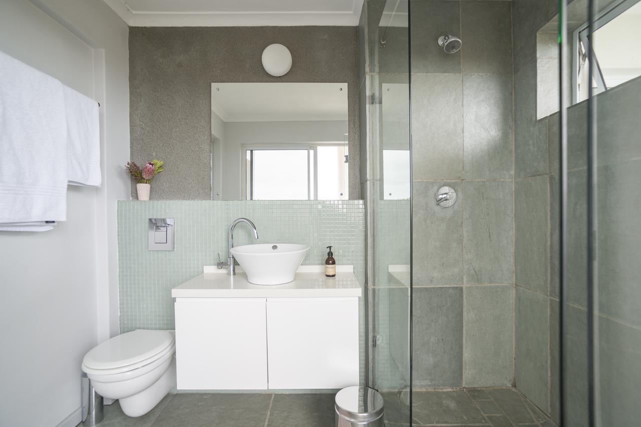 Ocean12 Guesthouse Sunset Beach Cape Town Eksteriør bilde